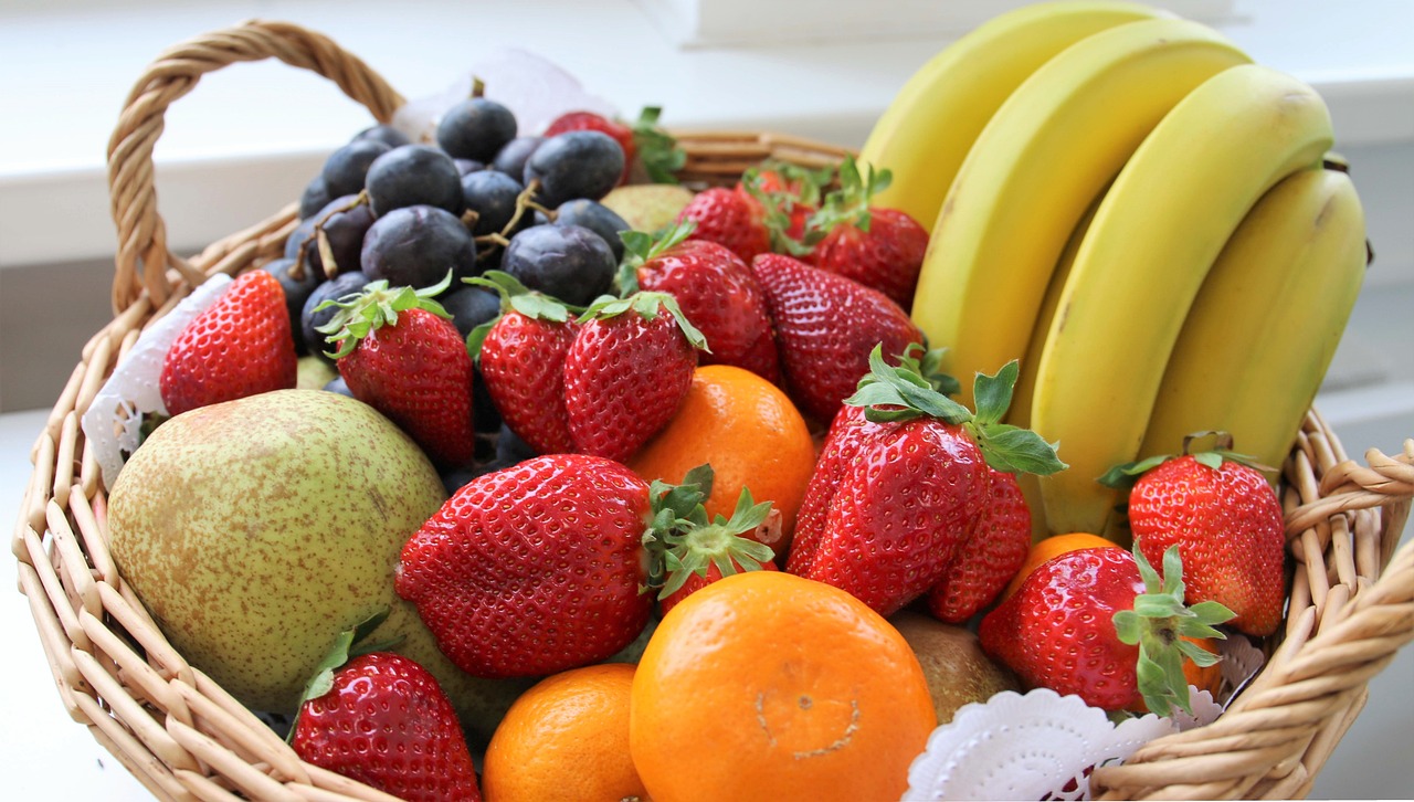 Obst, Korb, Stillleben, gesund, rot, Obstkorb, Nahrung, Sommer, Äpfel, Erdbeeren, Essen, Bananen, Orangen, Birne, Weintrauben, Vitamine, lecker, frisch, Lebensmittel, reif, Obstkorb, Obstkorb, Natur, Obstkorb, Obstkorb, Obstkorb